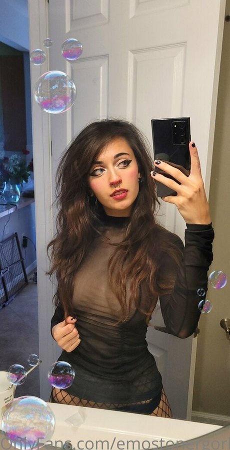 Emostonergorl