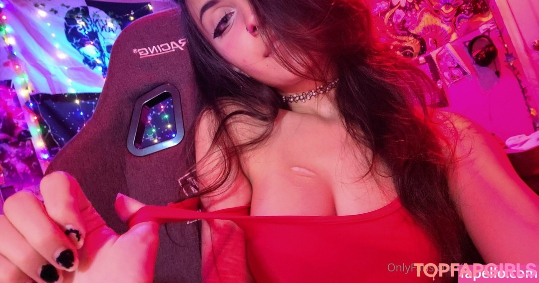 Foto desnuda filtrada de OnlyFans de Emostonergorl #136 Foto desnuda filtrada de OnlyFans de Emostonergorl #136