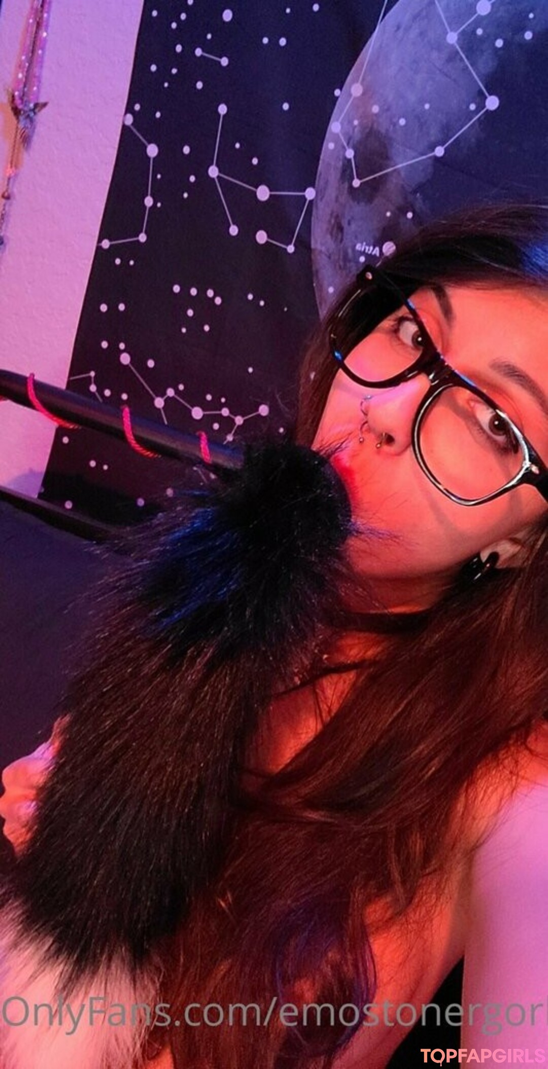 Foto desnuda filtrada de OnlyFans de Emostonergorl #19 Foto desnuda filtrada de OnlyFans de Emostonergorl #19