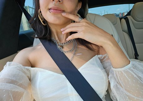 Emostonergorl