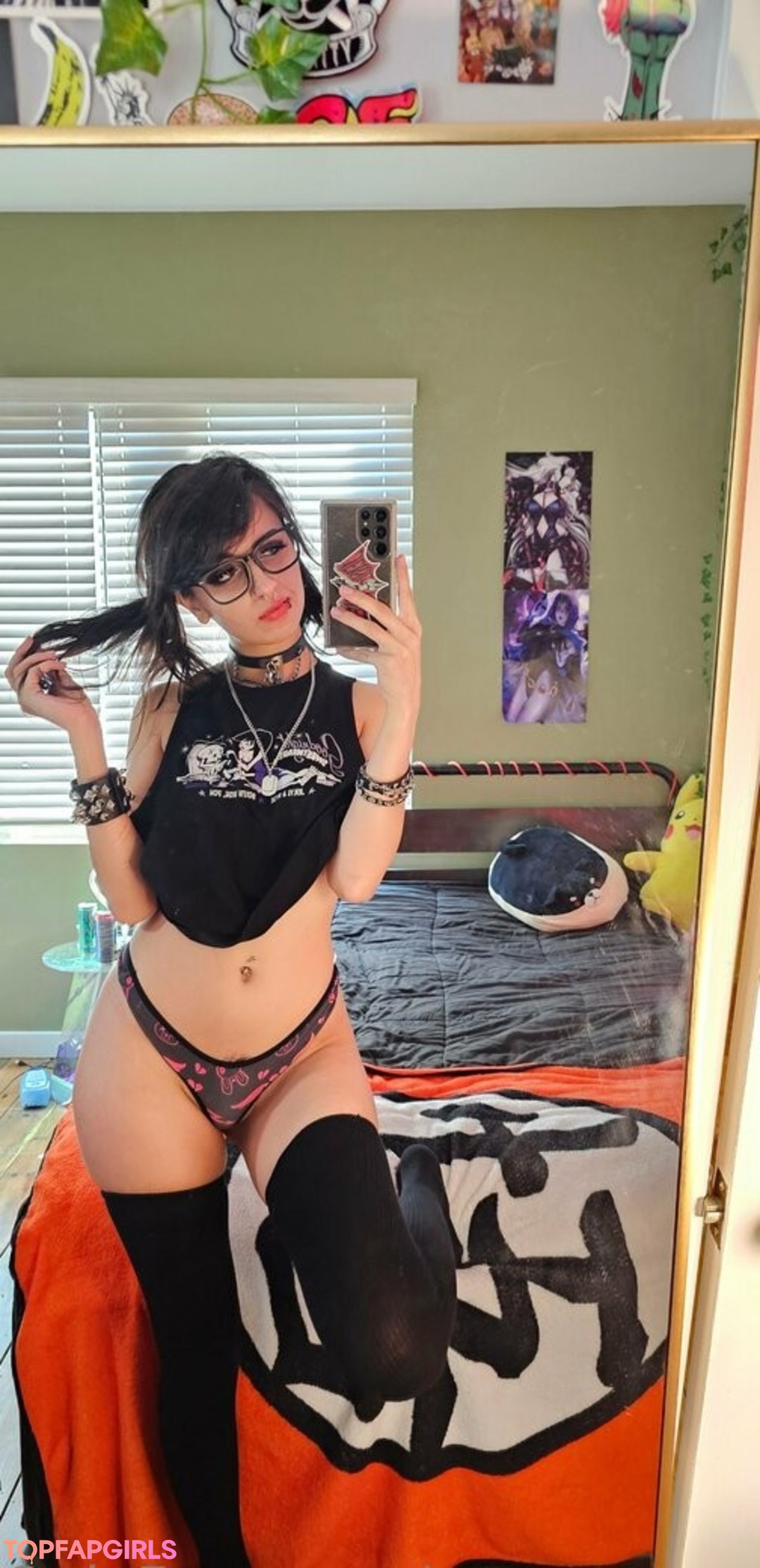 Foto desnuda filtrada de OnlyFans de Emostonergorl #396 Foto desnuda filtrada de OnlyFans de Emostonergorl #396