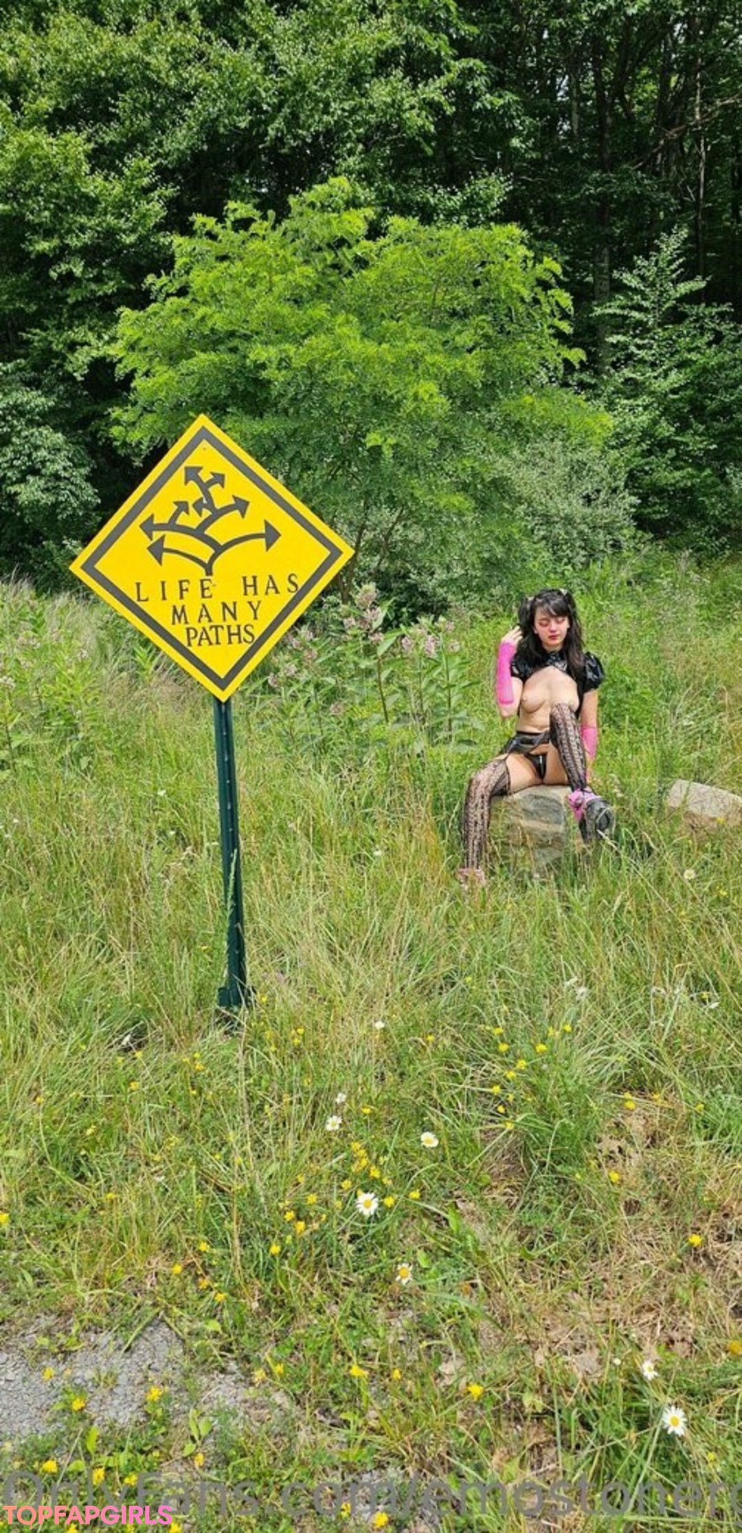 Foto desnuda filtrada de OnlyFans de Emostonergorl #462 Foto desnuda filtrada de OnlyFans de Emostonergorl #462