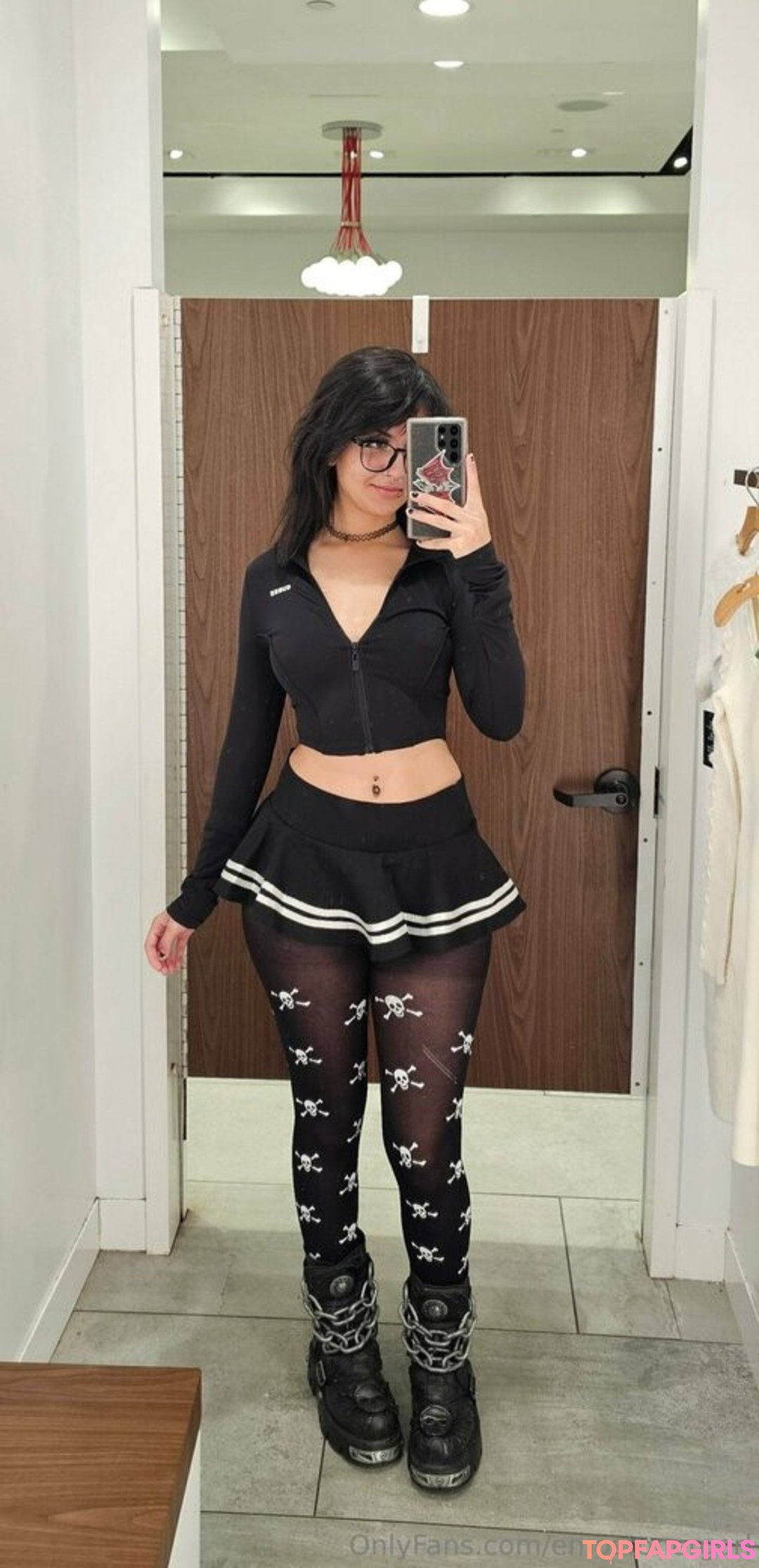 Foto desnuda filtrada de OnlyFans de Emostonergorl #537 Foto desnuda filtrada de OnlyFans de Emostonergorl #537