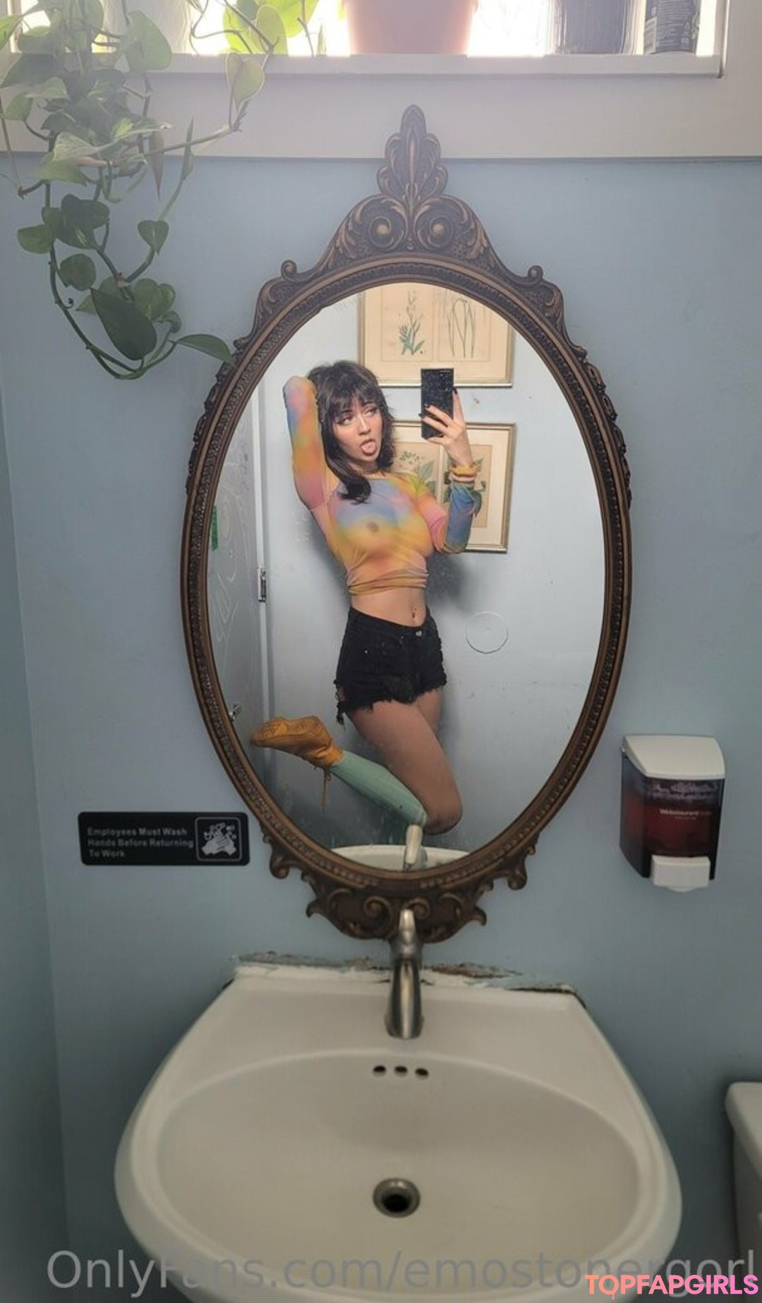 Foto desnuda filtrada de OnlyFans de Emostonergorl #75 Foto desnuda filtrada de OnlyFans de Emostonergorl #75