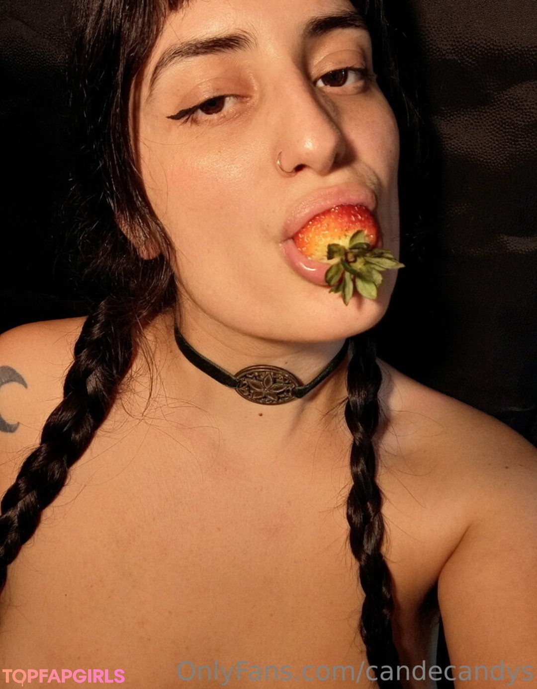 Foto desnuda filtrada de OnlyFans de Candecandys #36 Foto desnuda filtrada de OnlyFans de Candecandys #36