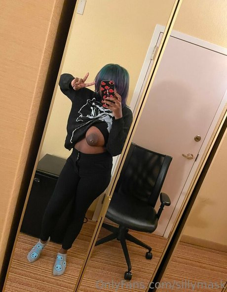 Foto desnuda filtrada de OnlyFans de Sillymask