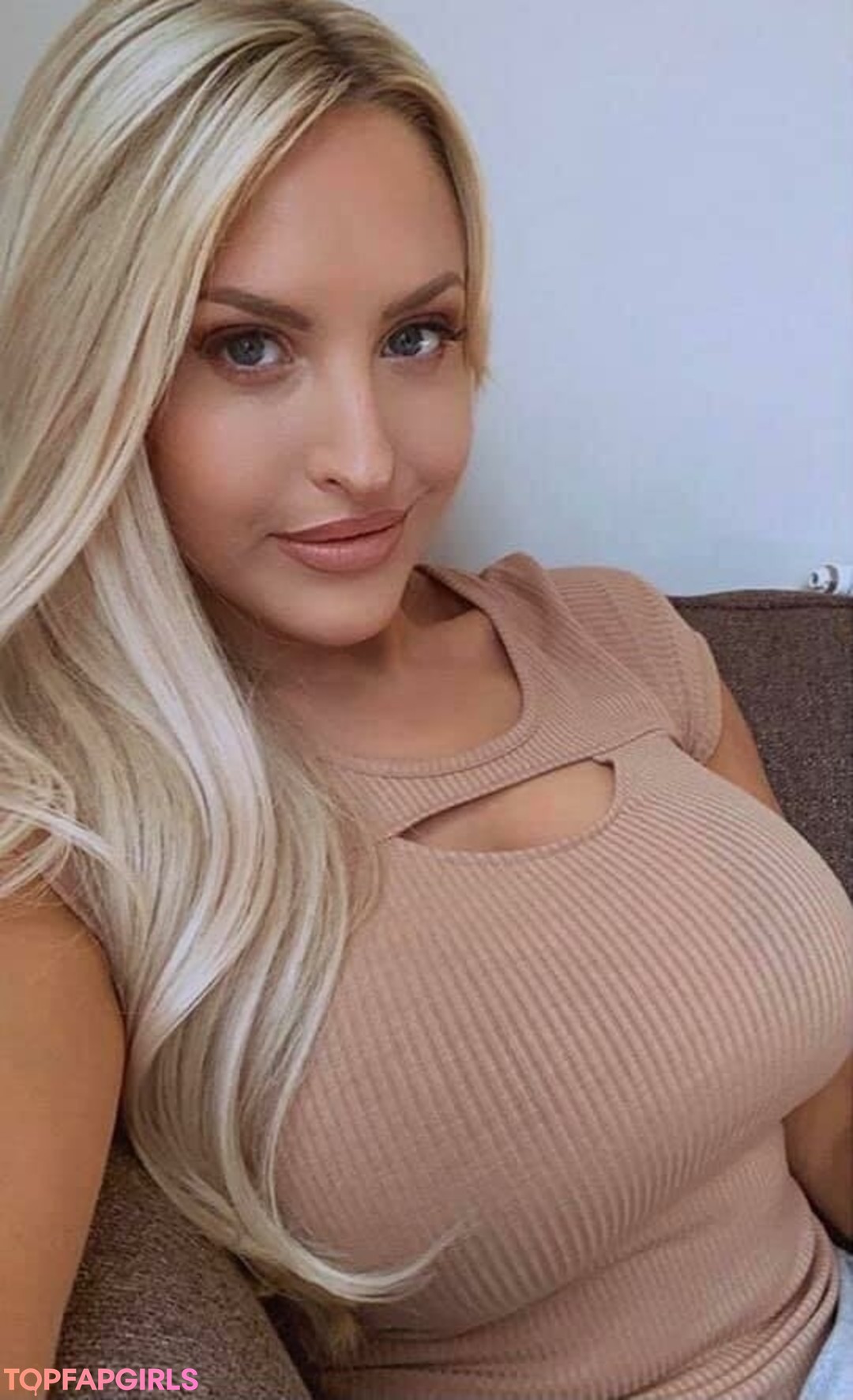 Foto desnuda filtrada de OnlyFans de Emma Jones #14 Foto desnuda filtrada de OnlyFans de Emma Jones #14