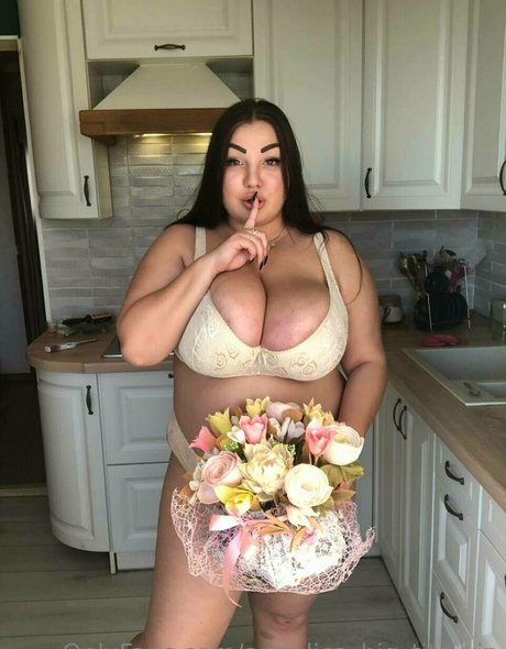 Foto desnuda filtrada de OnlyFans de Angelicabigtitsvip