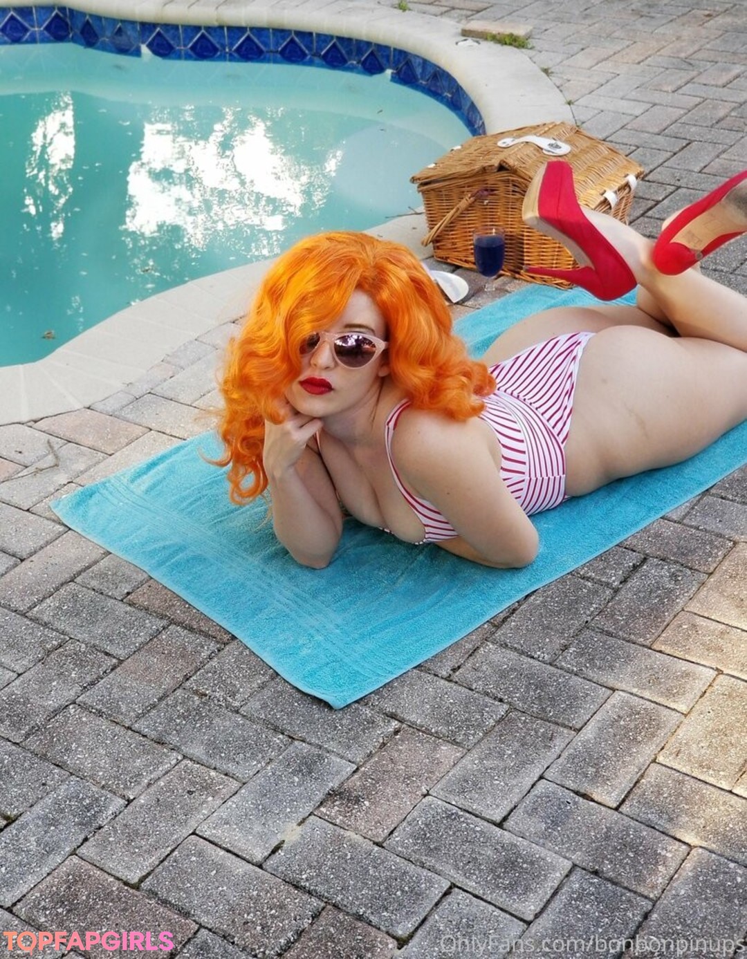 Foto desnuda filtrada de OnlyFans de Bonbonpinups #58 Foto desnuda filtrada de OnlyFans de Bonbonpinups #58