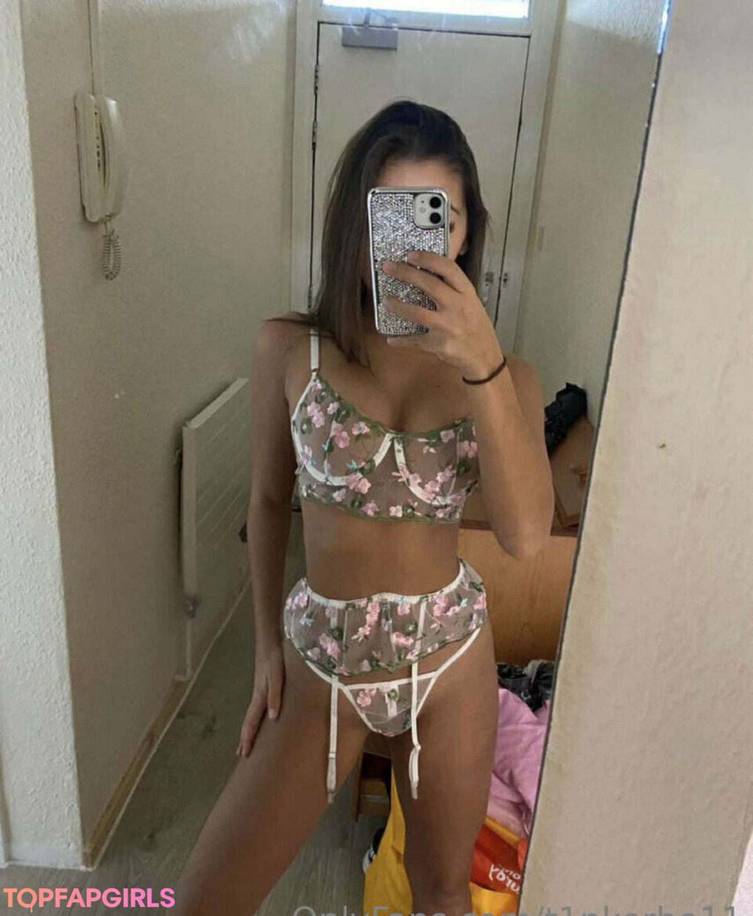 Foto desnuda filtrada de OnlyFans de Tinkerbell230 #11 Foto desnuda filtrada de OnlyFans de Tinkerbell230 #11