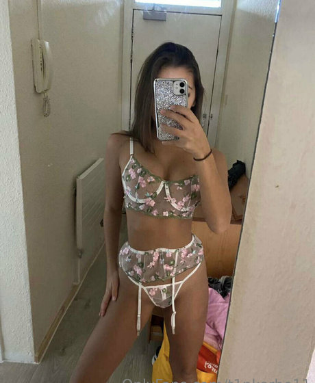 Foto desnuda filtrada de OnlyFans de Tinkerbell230