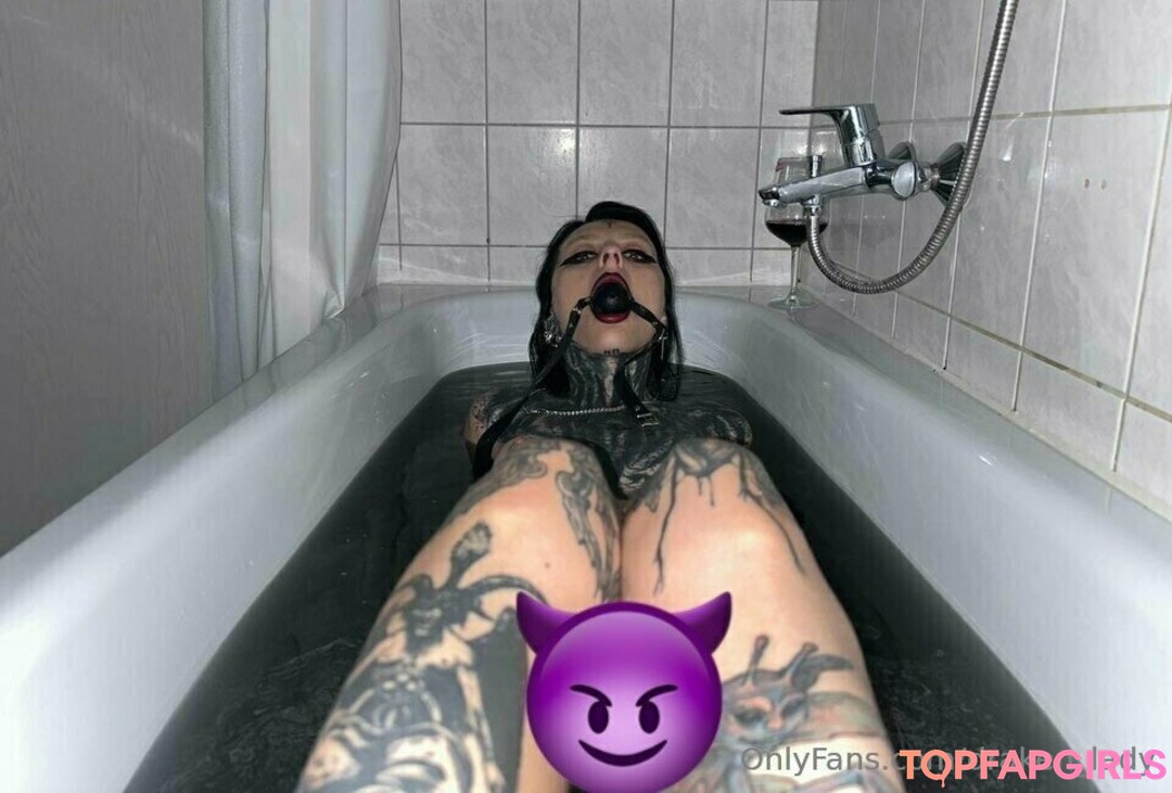 Foto desnuda filtrada de OnlyFans de Drakenlady #178 Foto desnuda filtrada de OnlyFans de Drakenlady #178