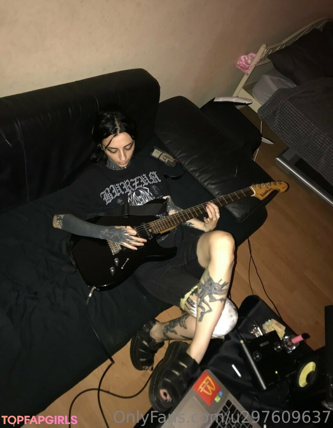 Foto desnuda filtrada de OnlyFans de Drakenlady #24 Foto desnuda filtrada de OnlyFans de Drakenlady #24