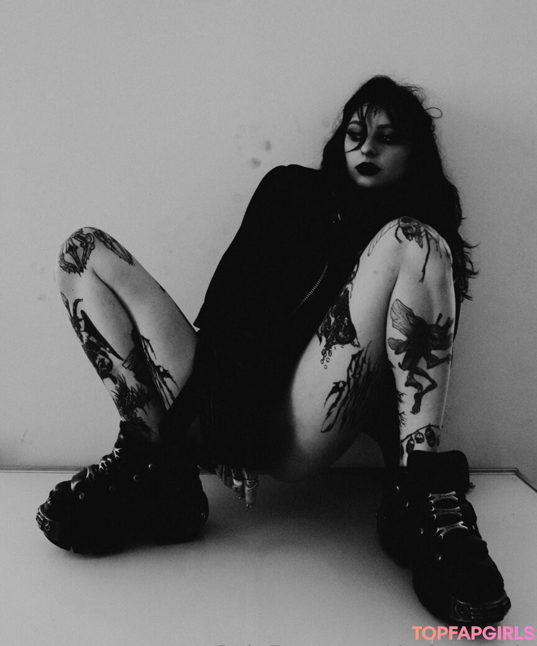 Foto desnuda filtrada de OnlyFans de Drakenlady #98 Foto desnuda filtrada de OnlyFans de Drakenlady #98