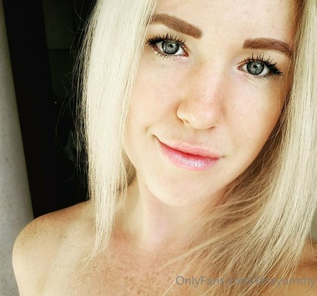 Foto desnuda filtrada de OnlyFans de Tinayummy