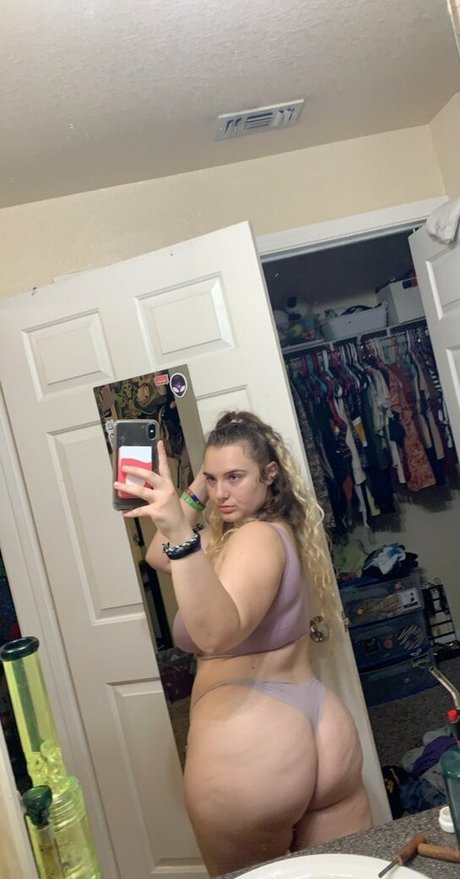 Foto desnuda filtrada de OnlyFans de Sapphire