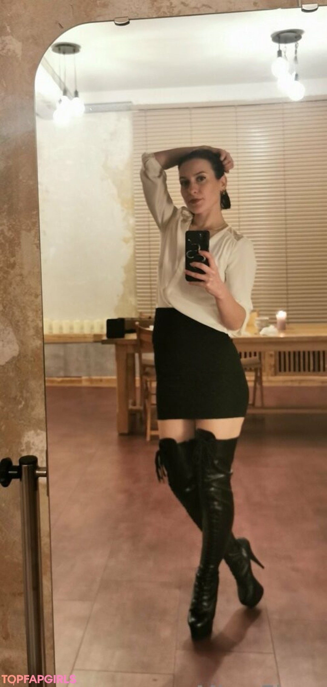 Foto desnuda filtrada de OnlyFans de Miss Flora Femdom #50 Foto desnuda filtrada de OnlyFans de Miss Flora Femdom #50