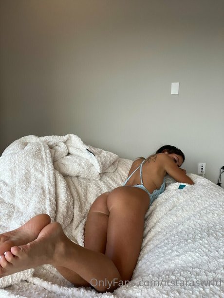 Tara's tits