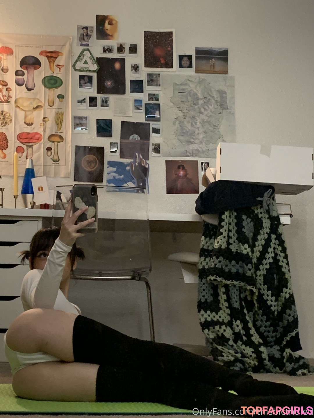 Foto desnuda filtrada de OnlyFans de Thisbicthdied #35 Foto desnuda filtrada de OnlyFans de Thisbicthdied #35