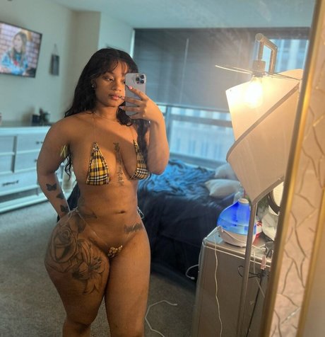 Foto desnuda filtrada de OnlyFans de Stormiiy