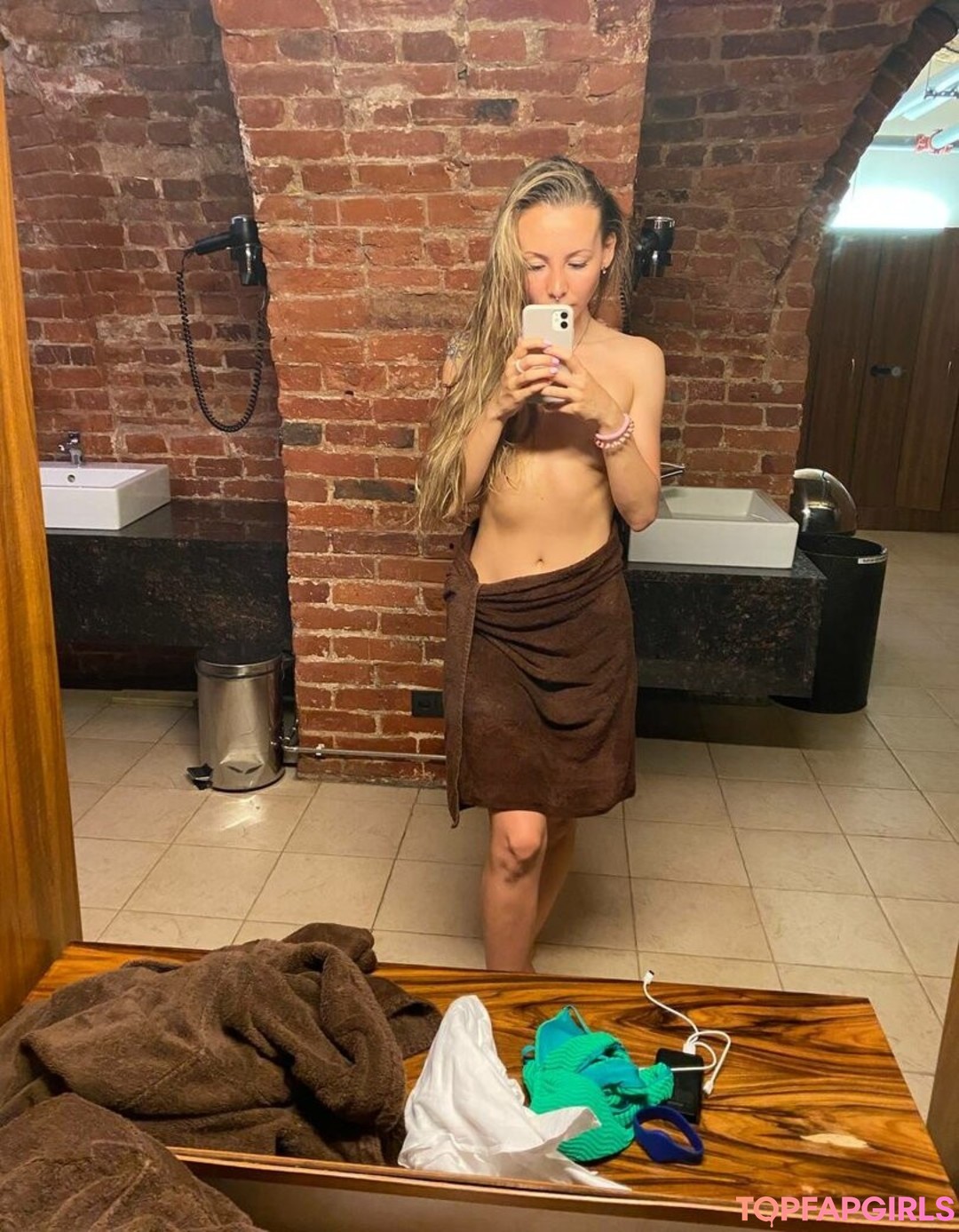 Foto desnuda filtrada de OnlyFans de Allie Roses #400 Foto desnuda filtrada de OnlyFans de Allie Roses #400