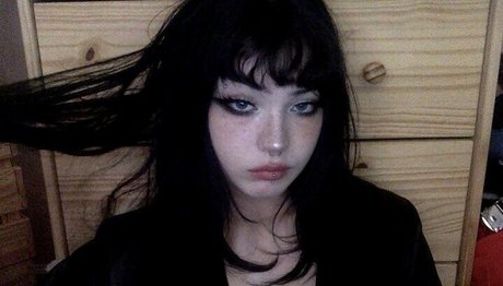 Foto desnuda filtrada de OnlyFans de vampir3kitt3n