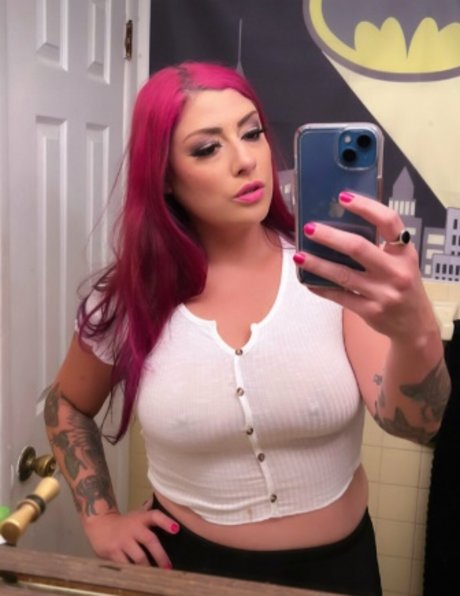 Felicia Rose