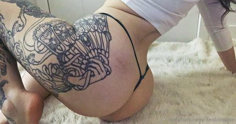Foto desnuda filtrada de OnlyFans de Cleoblossom