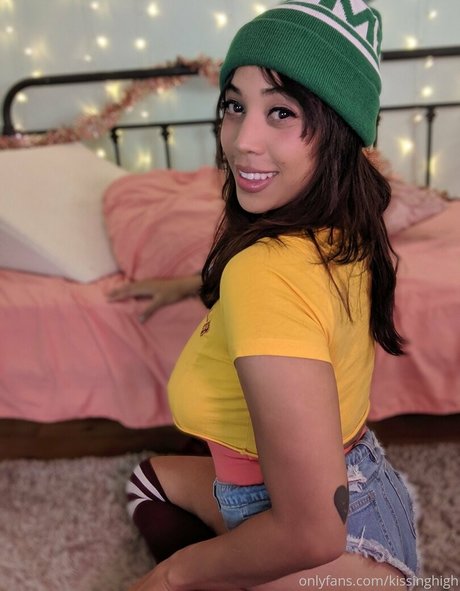 KissingHigh