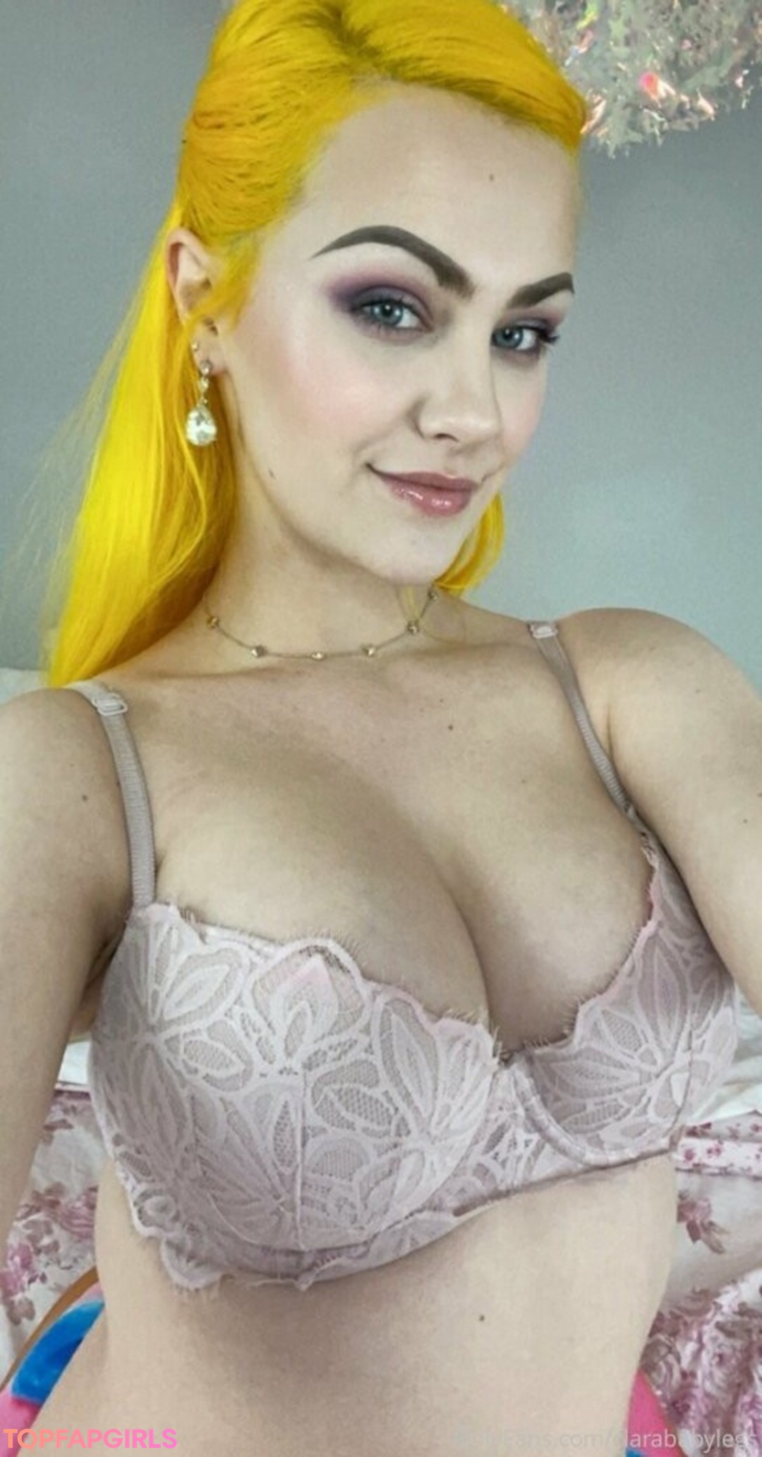 Foto desnuda filtrada de OnlyFans de Theclarakitty #59 Foto desnuda filtrada de OnlyFans de Theclarakitty #59