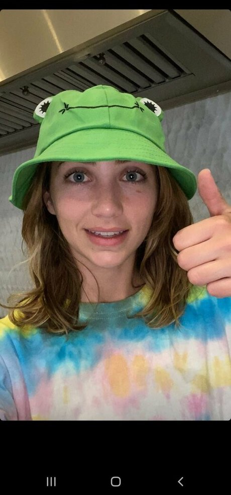 Foto desnuda filtrada de OnlyFans de Emily Rudd