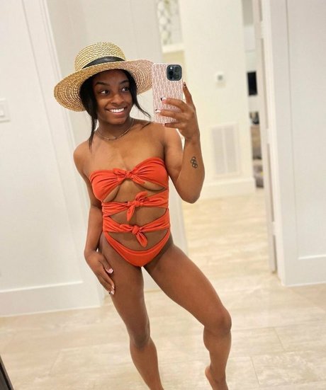 Foto desnuda filtrada de OnlyFans de Simone Biles
