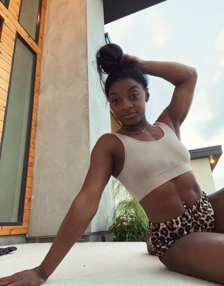 Foto desnuda filtrada de OnlyFans de Simone Biles