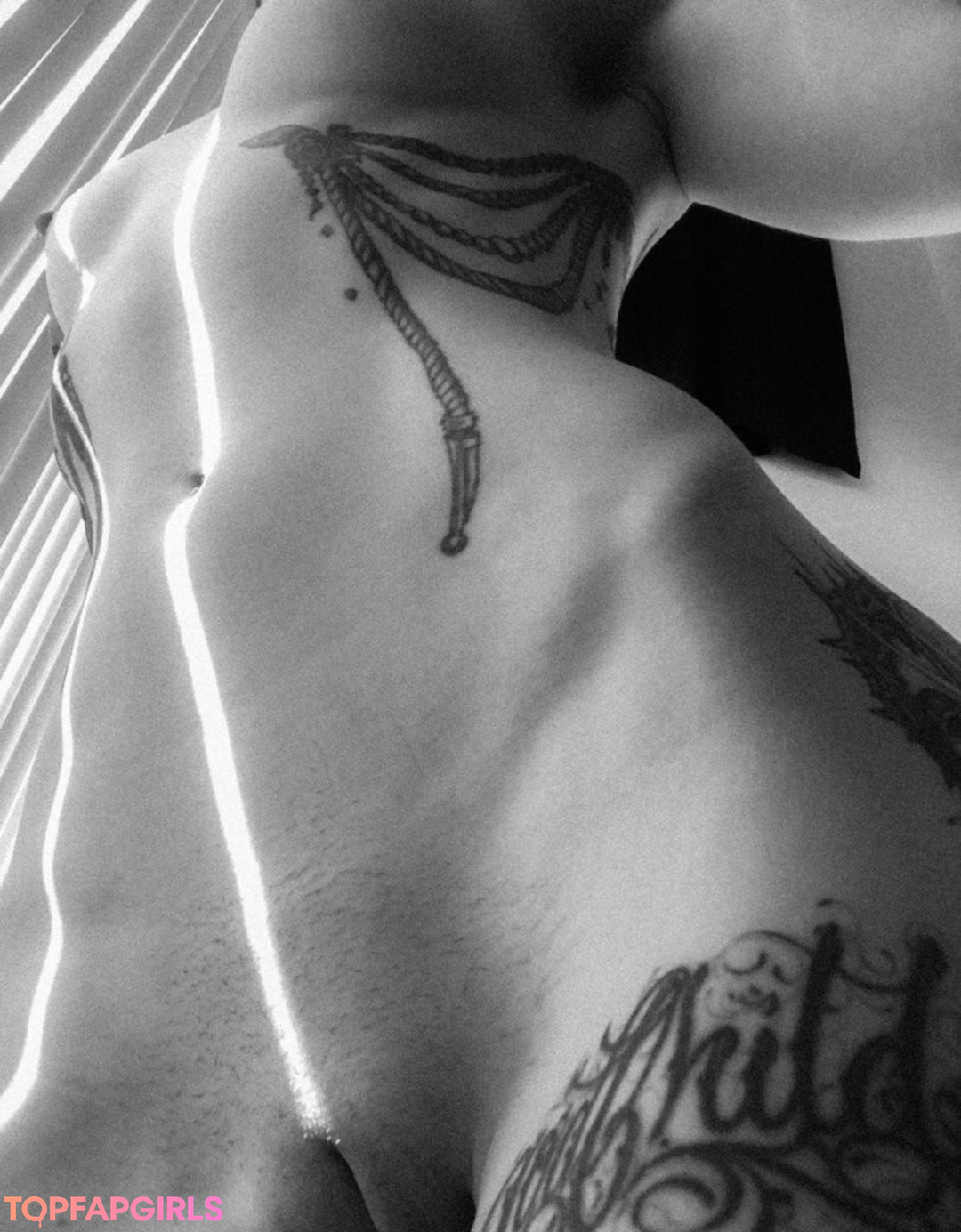 Foto desnuda filtrada de OnlyFans de Comicbookgirl19 #244 Foto desnuda filtrada de OnlyFans de Comicbookgirl19 #244