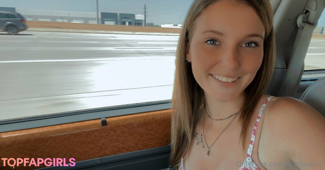 Foto desnuda filtrada de OnlyFans de Liliblossom #113 Foto desnuda filtrada de OnlyFans de Liliblossom #113