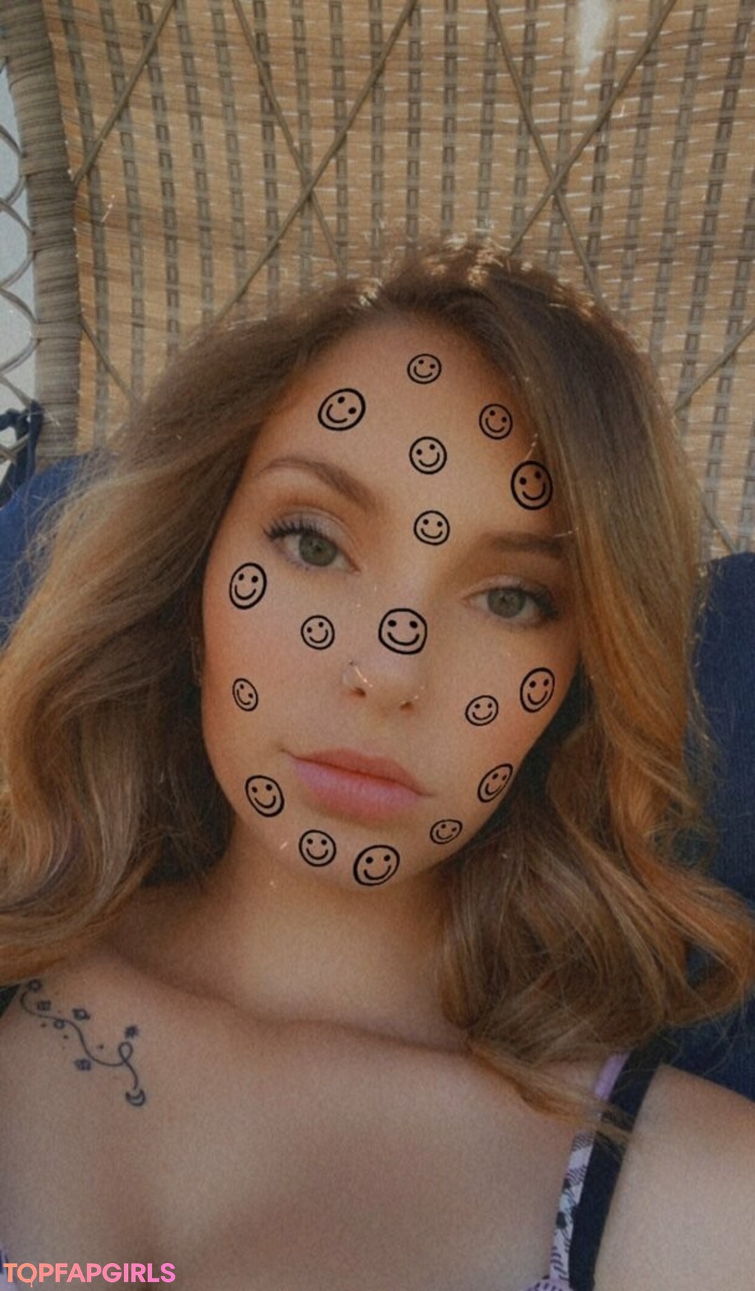 Foto desnuda filtrada de OnlyFans de Liliblossom #121 Foto desnuda filtrada de OnlyFans de Liliblossom #121