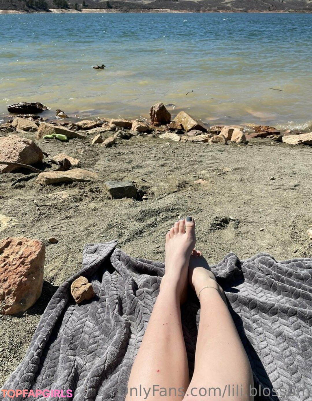 Foto desnuda filtrada de OnlyFans de Liliblossom #73 Foto desnuda filtrada de OnlyFans de Liliblossom #73