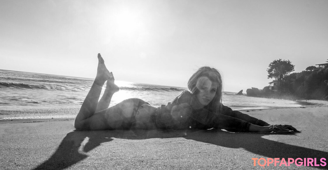 Foto desnuda filtrada de OnlyFans de Lili Reinhart #105 Foto desnuda filtrada de OnlyFans de Lili Reinhart #105