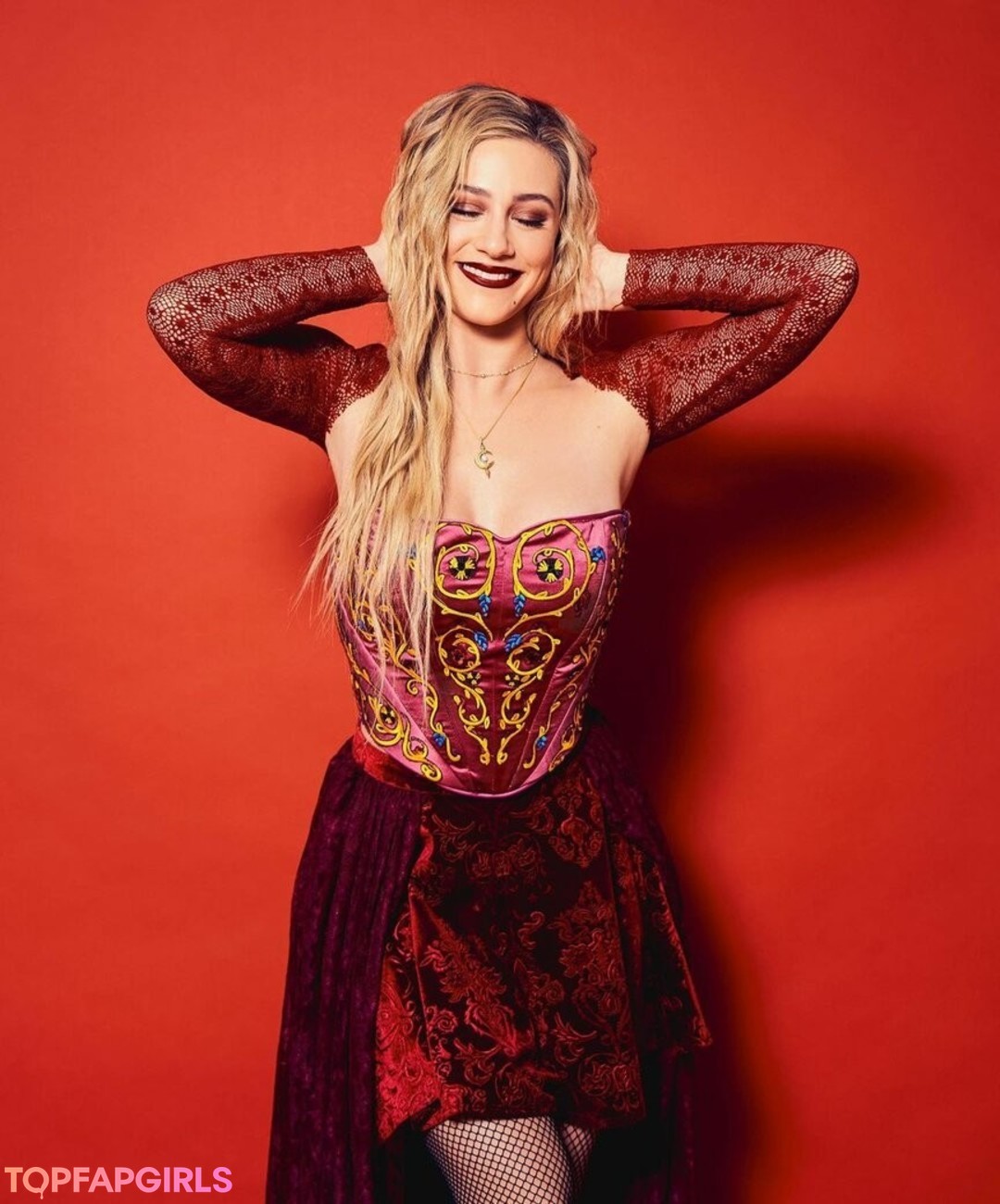 Foto desnuda filtrada de OnlyFans de Lili Reinhart #125 Foto desnuda filtrada de OnlyFans de Lili Reinhart #125