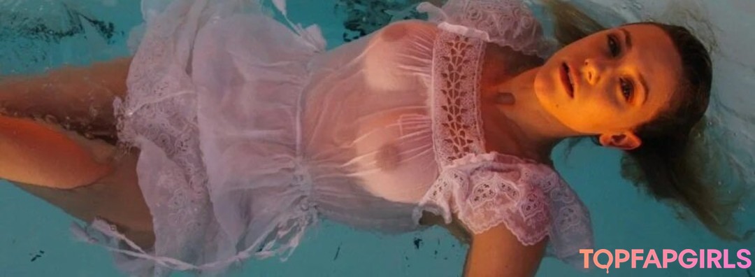 Foto desnuda filtrada de OnlyFans de Lili Reinhart #26 Foto desnuda filtrada de OnlyFans de Lili Reinhart #26