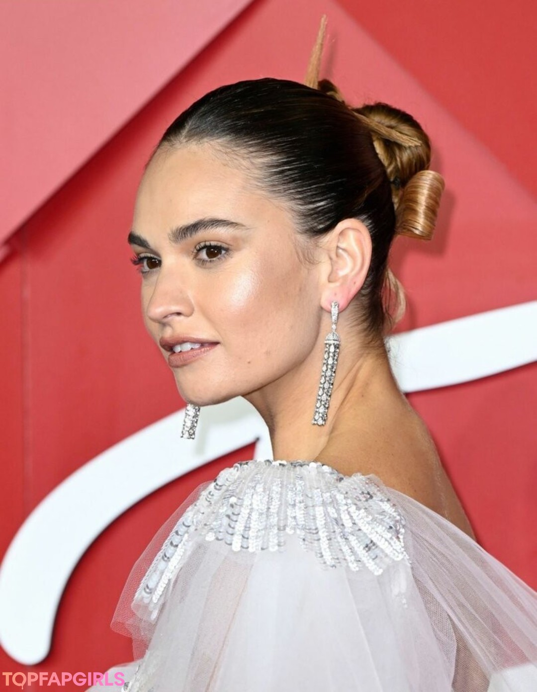Foto desnuda filtrada de OnlyFans de Lily James #133 Foto desnuda filtrada de OnlyFans de Lily James #133