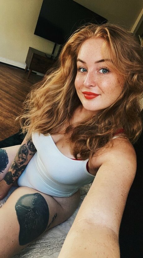 Foto desnuda filtrada de OnlyFans de Littleredx