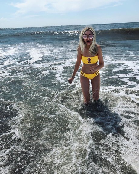 Foto desnuda filtrada de OnlyFans de Ellie Schnitt