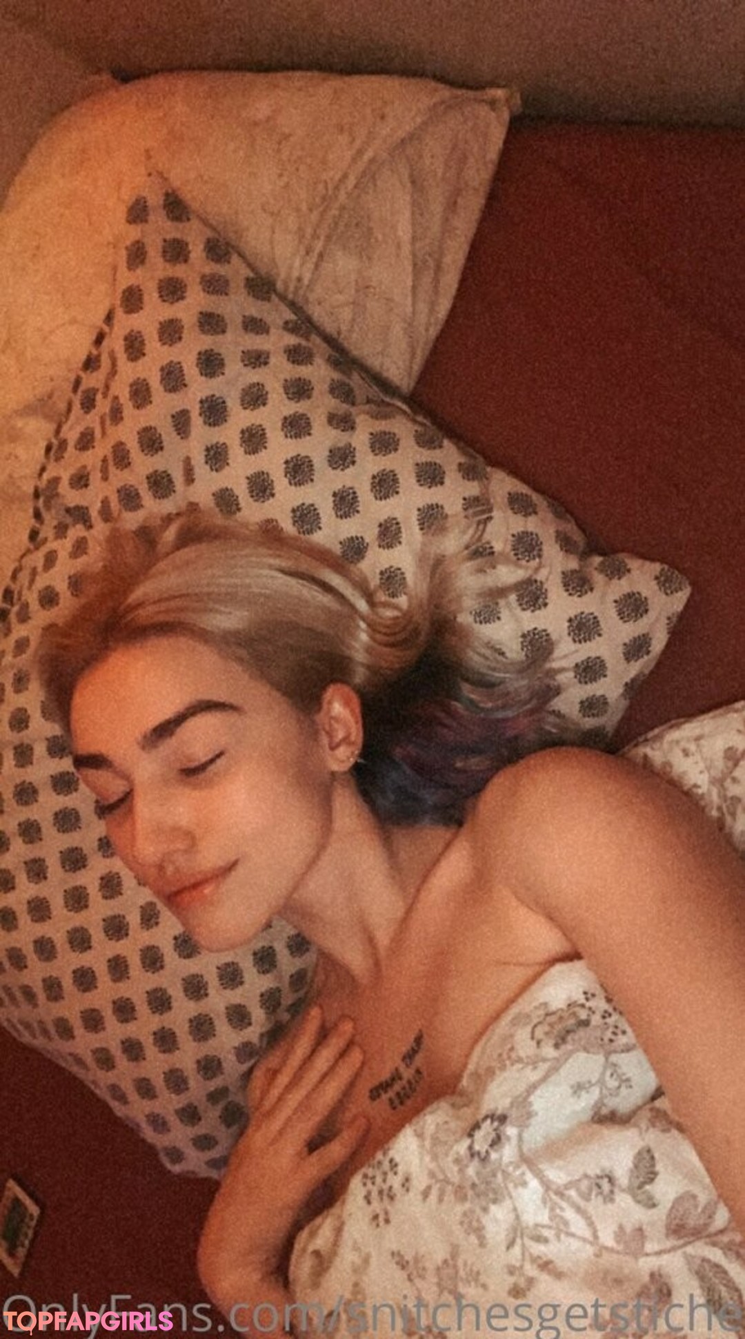 Foto desnuda filtrada de OnlyFans de Snitchesgetstiches #16 Foto desnuda filtrada de OnlyFans de Snitchesgetstiches #16