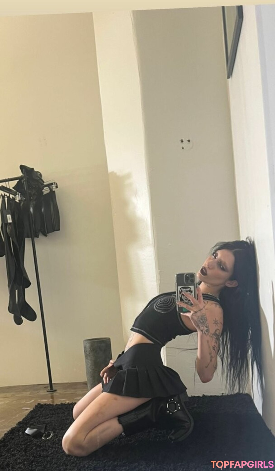 Foto desnuda filtrada de OnlyFans de Deathbyromy #128 Foto desnuda filtrada de OnlyFans de Deathbyromy #128