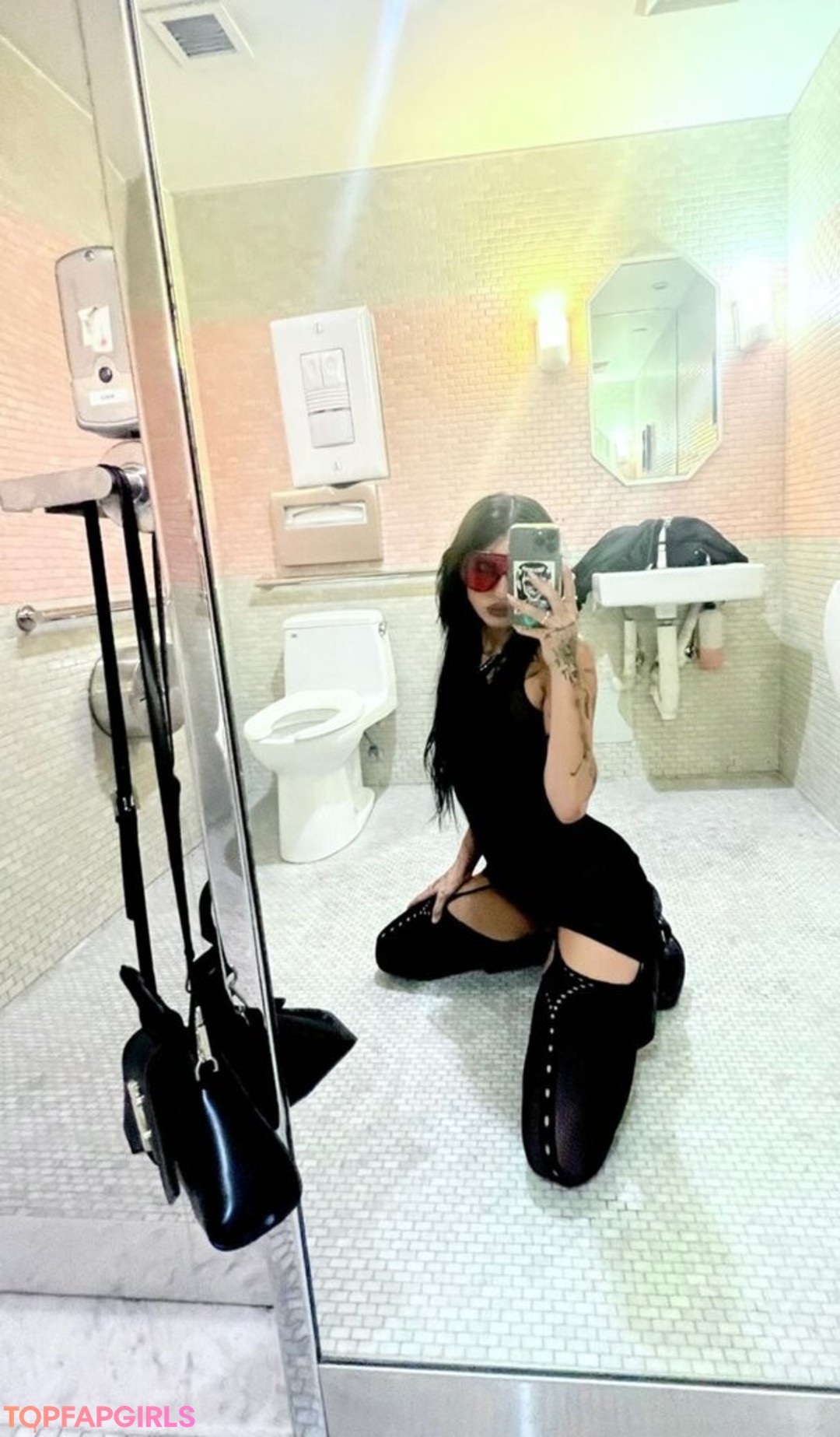 Foto desnuda filtrada de OnlyFans de Deathbyromy #158 Foto desnuda filtrada de OnlyFans de Deathbyromy #158