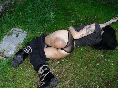Foto desnuda filtrada de OnlyFans de Deathbyromy