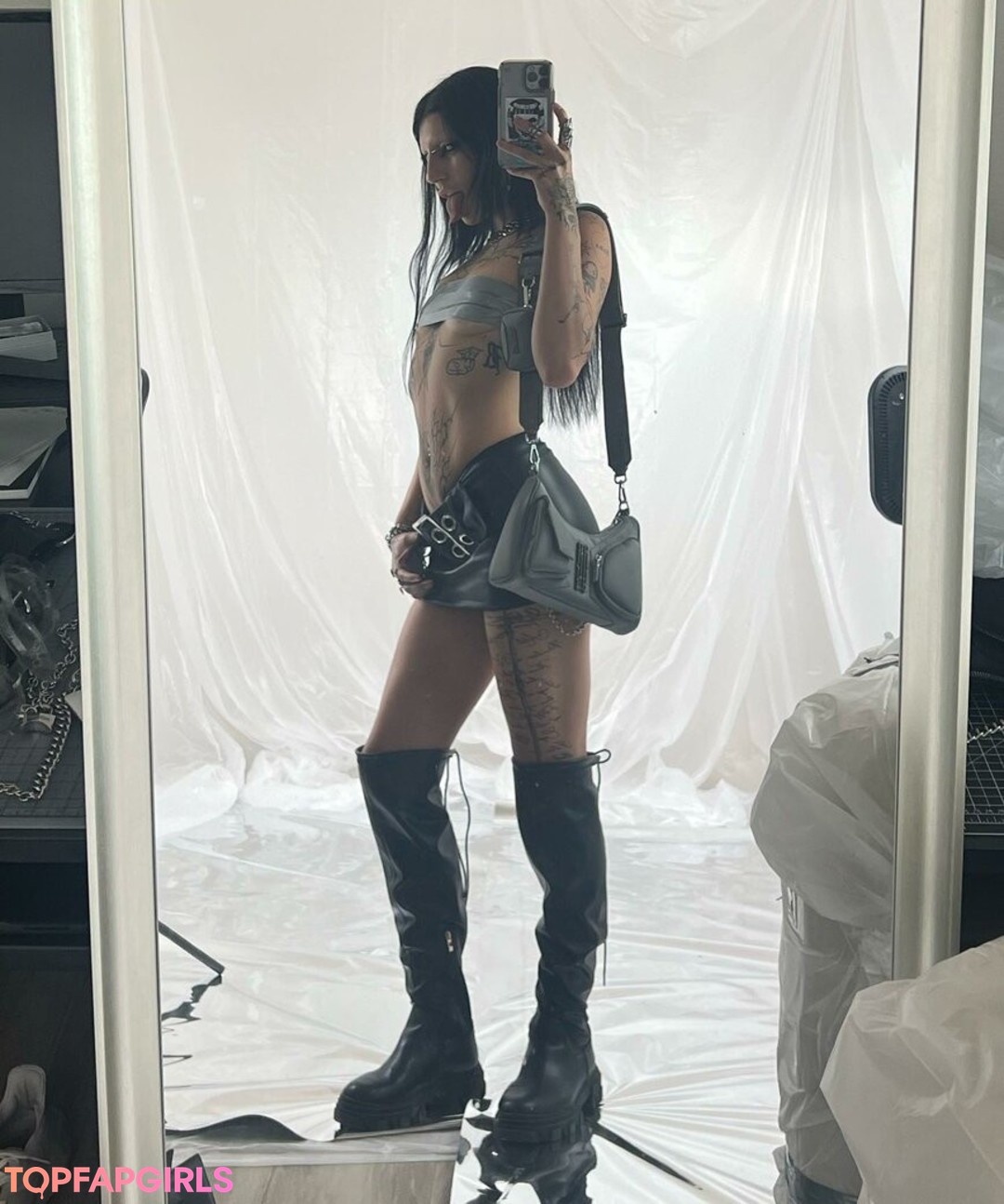 Foto desnuda filtrada de OnlyFans de Deathbyromy #185 Foto desnuda filtrada de OnlyFans de Deathbyromy #185