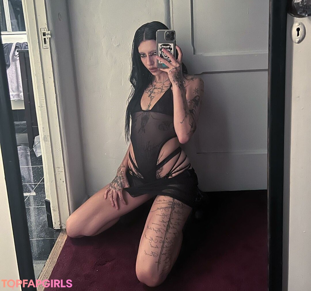 Foto desnuda filtrada de OnlyFans de Deathbyromy #189 Foto desnuda filtrada de OnlyFans de Deathbyromy #189