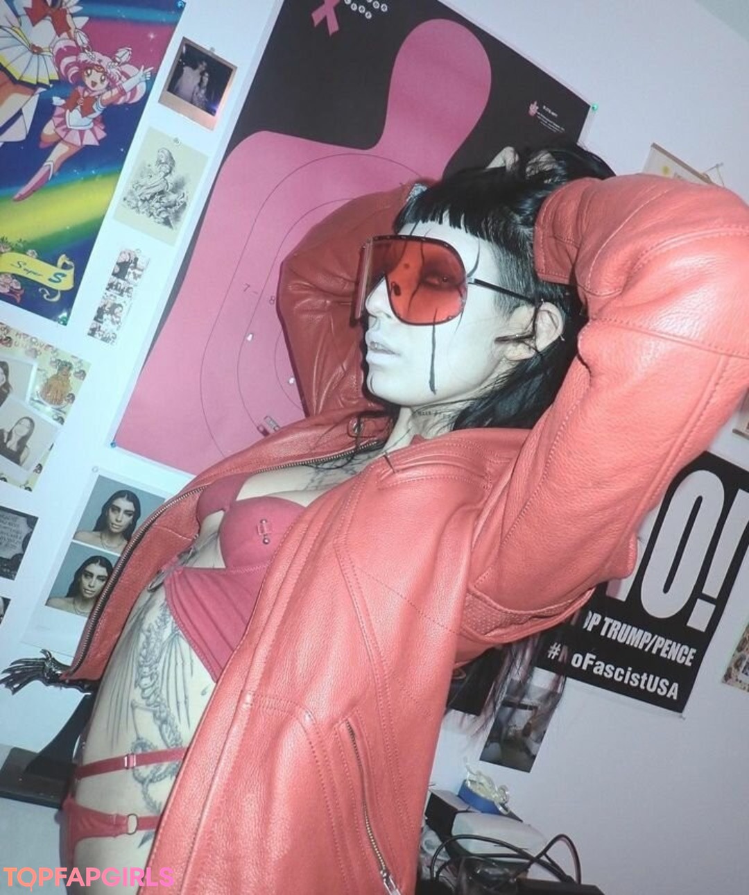 Foto desnuda filtrada de OnlyFans de Deathbyromy #2 Foto desnuda filtrada de OnlyFans de Deathbyromy #2